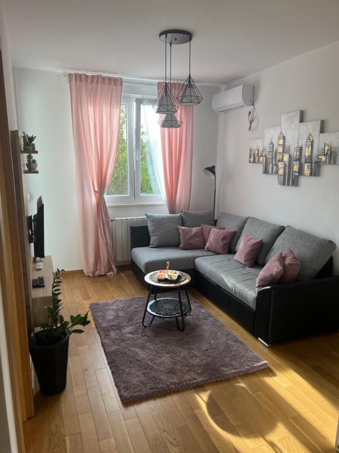 Apartment Luxe Nine Novi Sad Exterior photo